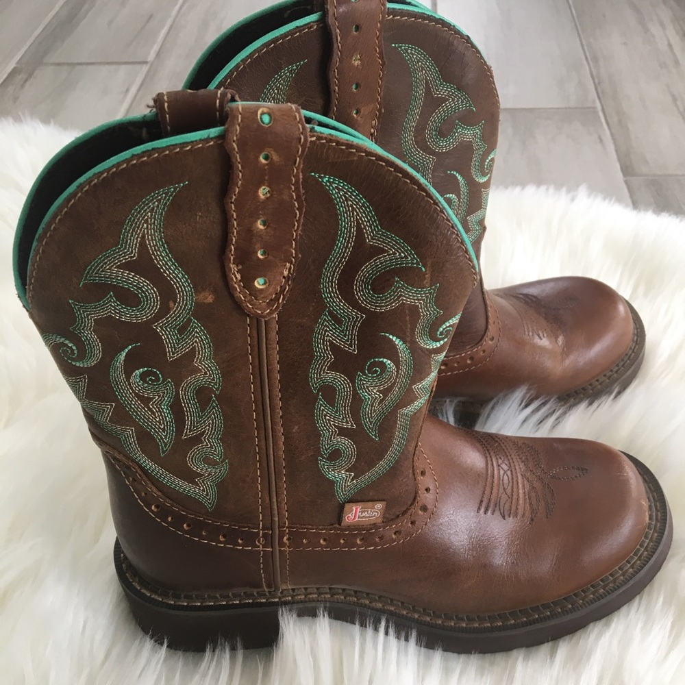 Justin Gypsy women’s western boots 7.5 B
